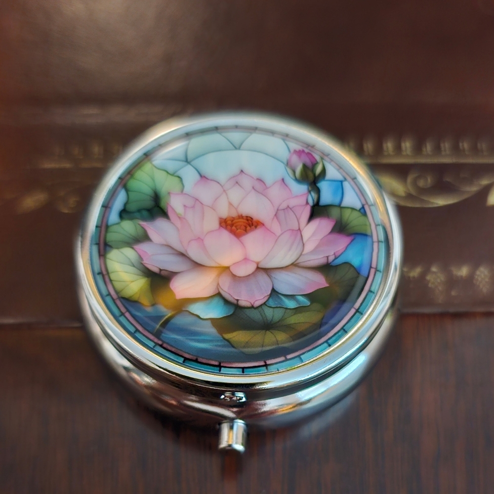 Tranquility Lotus Flowrr Three Compartment Purse Travel Vitamin Pill Box New